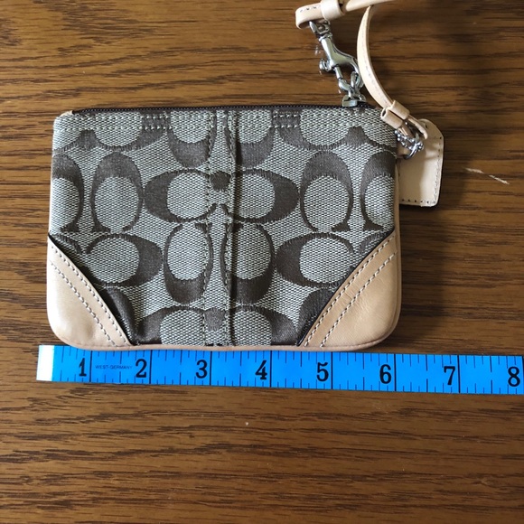 Coach Wristlet - Picture 3 of 4